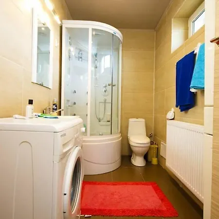 Penthouse Larry * Boekarest