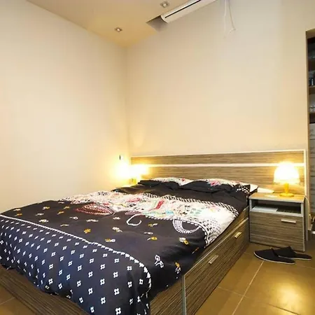 Penthouse Larry *