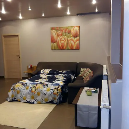 Penthouse Larry * Boekarest