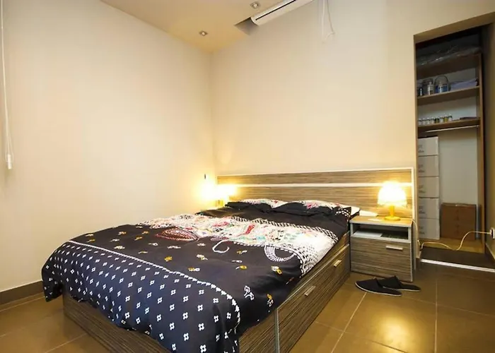 Penthouse Larry *