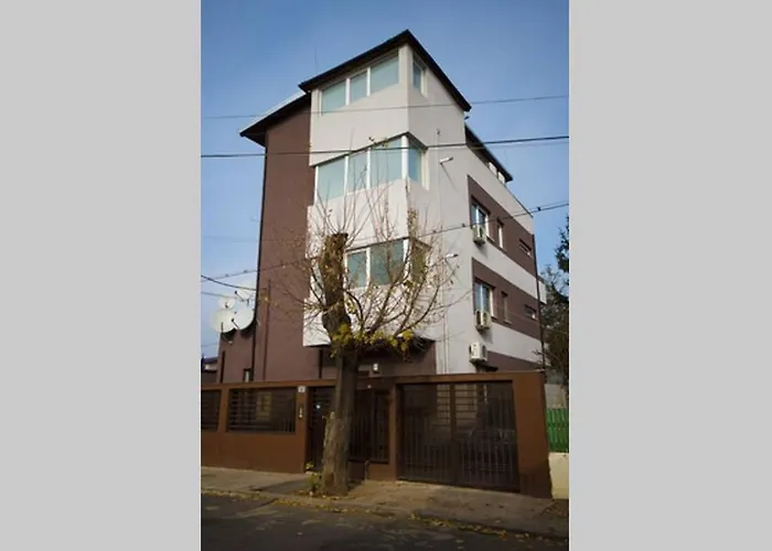 Penthouse Larry * 부쿠레슈티